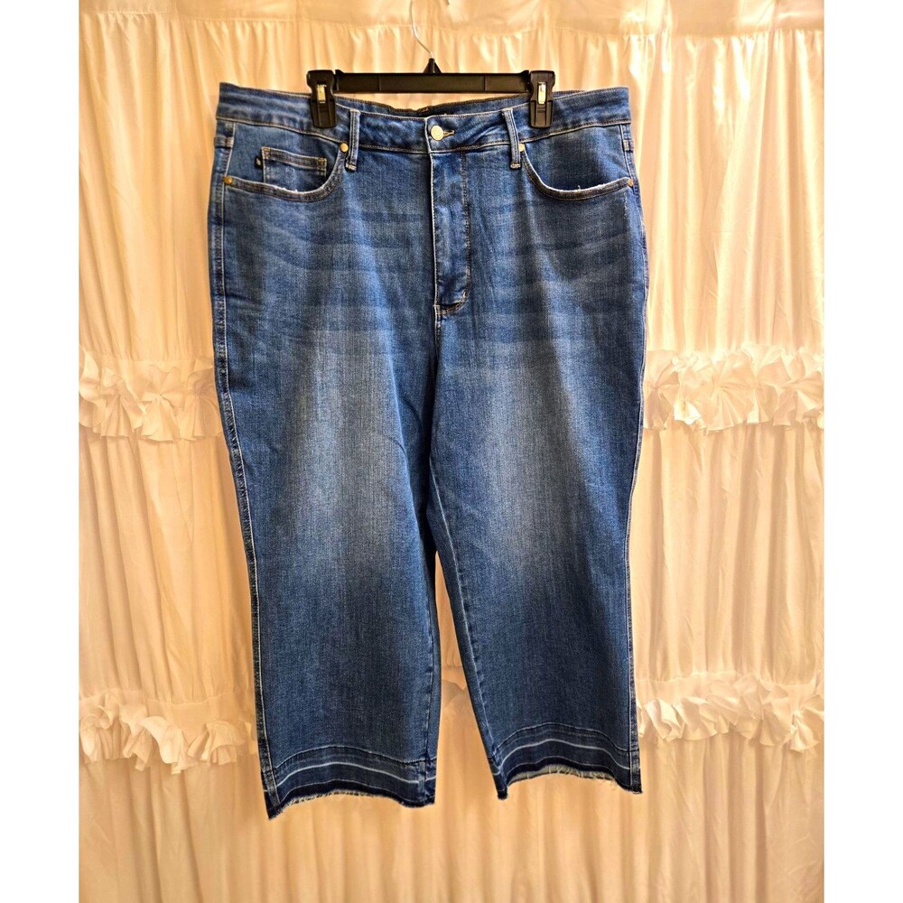 Judy Blue Women Wide Crop Size 22W Raw Hem Cuff